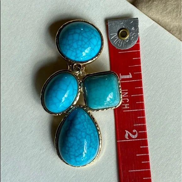 🌟Gold Tone Clip Faux Turquoise Earrings🌟 - Picture 4 of 5